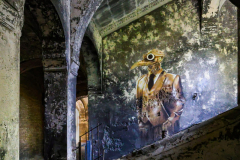 G7_Ausstellung_Bild-4-Peter-Seibt-Beelitz-Pest-Schnabelmasken-scaled